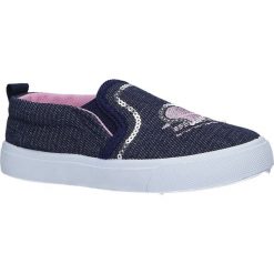 Granatowe trampki jeansowe slip on z cekinami casu 568-1. Trampki dziewczęce Casu, bez wzorów, z jeansu, bez zapięcia. Za 34,99 zł.