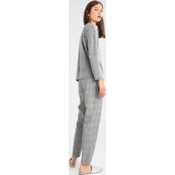 Swetry klasyczne damskie: b.young TATTANA PEARL Sweter medium grey melange