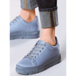 Niebieskie Creepersy Marciane. Niebieskie półbuty damskie Multu, bez wzorów, bez obcasa, bez zapięcia. Za 39,99 zł.