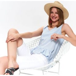 Bluzka damska na ramiączkach. Niebieskie bluzki damskie Top Secret, bez wzorów, z tkaniny, bez kołnierzyka, bez rękawów. W wyprzedaży za 34,99 zł.