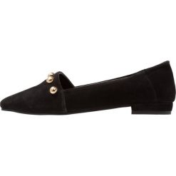 Shoe The Bear ZOLA STUDS Półbuty wsuwane black. Czarne półbuty damskie skórzane marki Shoe The Bear. Za 379,00 zł.