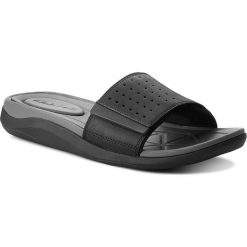 Klapki CLARKS - Garratt Slide 261324317 Black Leather. Czarne klapki męskie Clarks, z materiału. W wyprzedaży za 199,00 zł.