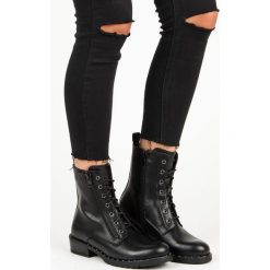 Wiązane botki workery CLAIRE. Czarne botki damskie marki FILIPPO, bez obcasa, bez zapięcia. Za 158,90 zł.