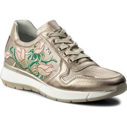 Sneakersy NERO GIARDINI - P805254D Oxigen Bronzo 312. Żółte półbuty damskie marki Nero Giardini, na co dzień, bez wzorów, ze skóry, bez obcasa, na koturnie, bez zapięcia. W wyprzedaży za 459,00 zł.