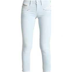 Freeman T. Porter ALEXA CROPPED Jeans Skinny Fit baby blue. Niebieskie jeansy damskie marki Freeman T. Porter. Za 379,00 zł.