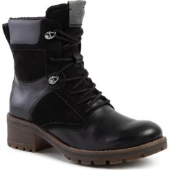 Trapery TAMARIS - 1-25241-23 Black 001. Czarne trapery damskie Tamaris, z zamszu, bez obcasa, bez zapięcia. W wyprzedaży za 219,00 zł.
