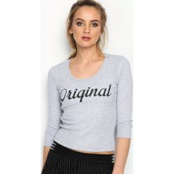 Szara Bluzka Be Original. Szare bluzki damskie Born2be, s, z nadrukiem, prążkowane, z okrągłym kołnierzem, bez rękawów. Za 19,99 zł.