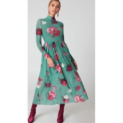 Długie sukienki: NA-KD Trend Siateczkowa sukienka midi z długim rękawem - Green,Multicolor