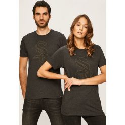 47brand - T-shirt. Szare bluzki damskie 47brand, s, z nadrukiem, z bawełny, z okrągłym kołnierzem. W wyprzedaży za 99,90 zł.