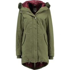 Bench CORE Parka dark green. Zielone parki damskie Bench, xl, z bawełny. W wyprzedaży za 422,95 zł.