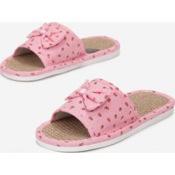 Czerwone Kapcie Philes. Czerwone kapcie damskie Born2be. Za 29,99 zł.