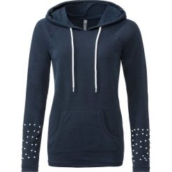 Bluza z kapturem i perełkami bonprix ciemnoniebieski. Niebieskie bluzy z kapturem damskie bonprix. Za 79,99 zł.