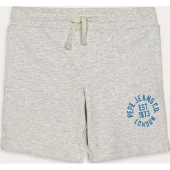 Pepe Jeans - Szorty dziecięce Davide 128-180 cm. Niebieskie spodenki chłopięce Pepe Jeans, z nadrukiem, z bawełny, casualowe. Za 139,90 zł.