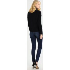 Swetry klasyczne damskie: Rich & Royal CREW NECK Sweter black