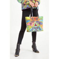 TOREBKA VERSACE JEANS COUTURE. Torebki klasyczne damskie Versace Jeans Couture, bez wzorów, z jeansu, bez dodatków. Za 599,00 zł.