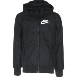 Nike Performance Kurtka do biegania black/black/black/white. Czarne kurtki dziewczęce Nike Performance, z poliesteru, do biegania. Za 259,00 zł.