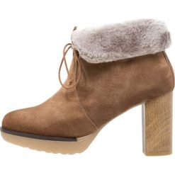 Buty zimowe damskie: Scapa Botki sznurowane camel