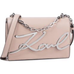 Torebka KARL LAGERFELD - 96KW3029 Powder Pink 526. Brązowe torebki klasyczne damskie KARL LAGERFELD, bez wzorów, ze skóry, eleganckie, bez dodatków. Za 1289,00 zł.