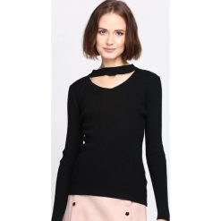Czarny Sweter Moon River. Czarne swetry klasyczne damskie marki Mohito, l, z chokerem. Za 39,99 zł.