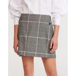 Spódnica mini w kratkę - Jasny szary. Szare spódniczki damskie Reserved, w kratkę, mini. Za 79,99 zł.
