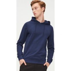 Bluza basic z kapturem - Niebieski. Niebieskie bluzy damskie Cropp, s, bez wzorów, bez rękawów, z kapturem. Za 79,99 zł.