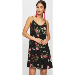 Vero Moda - Sukienka. Czarne sukienki damskie marki Vero Moda, na co dzień, s, bez wzorów, z wiskozy, casualowe, z okrągłym kołnierzem, bez rękawów, mini, proste. Za 119,90 zł.