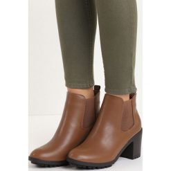 Khaki Botki Giraffe. Brązowe botki damskie lity Born2be, z materiału, na wysokim obcasie. Za 69,99 zł.