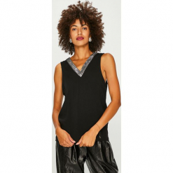Vero Moda - Top Tanni. Czarne topy damskie marki Vero Moda, s, z wiskozy. W wyprzedaży za 49,90 zł.