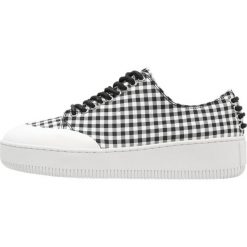Trampki i tenisówki damskie: McQ Alexander McQueen NETIL EYELET LOW Tenisówki i Trampki nero/bianco
