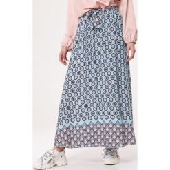Niebieska Spódnica Firsts. Niebieskie spódniczki damskie Born2be, xl, bez wzorów, klasyczne, z standardowym stanem, maxi. Za 49,99 zł.