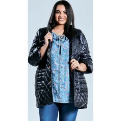 Granatowy metalizowany płaszcz - kurtka OVERSIZE PLUS SIZE JESIEŃ. Niebieskie kurtki damskie Moda Size Plus Iwanek, na wiosnę, plus size, bez wzorów, z jeansu, eleganckie, bez kaptura. Za 229,00 zł.