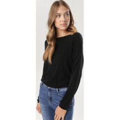 Czarny Sweter Kimoseis. Czarne swetry damskie Born2be, uniwersalny, bez wzorów, bez rękawów, bez kaptura. Za 139,99 zł.