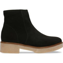 Botki UTAKO. Czarne botki damskie Gino Rossi, ze skóry, klasyczne, bez obcasa, bez zapięcia. Za 169,90 zł.