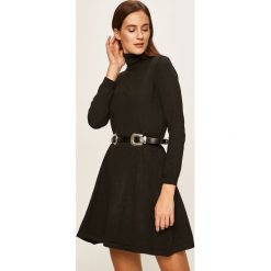 Only - Sukienka. Czarne sukienki damskie ONLY, na co dzień, s, bez wzorów, z poliesteru, casualowe, z golfem, z długim rękawem, długie, mini, rozkloszowane. Za 149,90 zł.