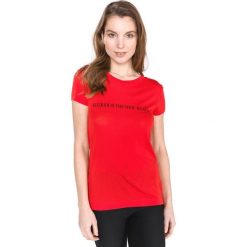 Guess Koszulka Czerwony. Czerwone koszulki damskie Guess, s, z nadrukiem, z wiskozy, bez kołnierzyka. Za 163,95 zł.