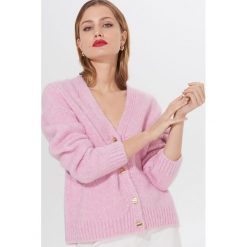 Puszysty sweter oversize - Różowy. Różowe swetry damskie Mohito, s. Za 139,99 zł.