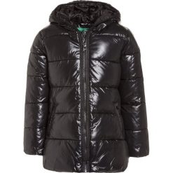 Benetton Płaszcz zimowy black. Czarne płaszcze dziewczęce Benetton, na zimę, z materiału. W wyprzedaży za 135,20 zł.