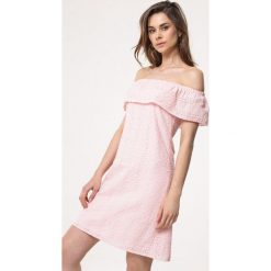 Jasnoróżowa Sukienka Gravel. Sukienki damskie Born2be. Za 34,99 zł.