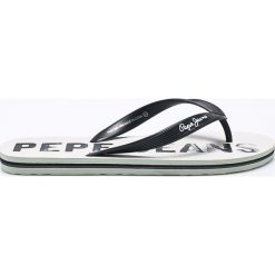 Pepe Jeans - Japonki. Czarne kapcie męskie marki Pepe Jeans, z jeansu. W wyprzedaży za 69,90 zł.