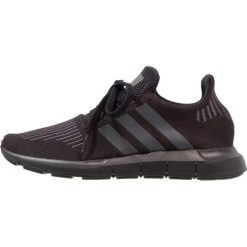 Adidas Originals SWIFT RUN Tenisówki i Trampki black. Czarne trampki dziewczęce adidas Originals, z tworzywa sztucznego. Za 279,00 zł.