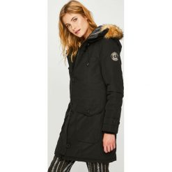 Answear - Kurtka. Czarne kurtki damskie ANSWEAR, s, bez wzorów, z poliesteru, długie, z kapturem. W wyprzedaży za 139,90 zł.