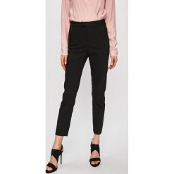 Tally Weijl - Spodnie. Czarne spodnie damskie TALLY WEIJL, z haftami, z elastanu, casualowe. W wyprzedaży za 59,90 zł.