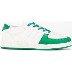 Sneakersy bonprix biało-zielony miętowy. Białe sneakersy damskie bonprix. Za 74,99 zł.