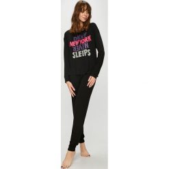 Dkny - Piżama. Szare piżamy damskie marki DKNY, l, z nadrukiem, z dzianiny. Za 399,90 zł.