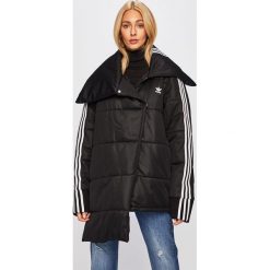 Adidas Originals - Kurtka. Czarne kurtki damskie adidas Originals, bez wzorów, z poliesteru, długie. Za 599,90 zł.