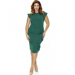 Stylowa Zielona Sukienka z Falbanką PLUS SIZE. Zielone sukienki balowe Molly.pl, plus size, z dekoltem na plecach, plus size, dopasowane. Za 199,90 zł.