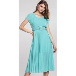 Miętowa Sukienka Mindful. Zielone sukienki damskie other, s, bez wzorów, eleganckie, bez kołnierzyka, bez rękawów, maxi. Za 109,99 zł.