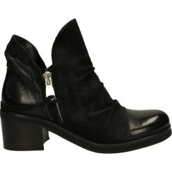 Botki - VIKY22 L-Z NE. Czarne botki damskie skórzane Venezia. Za 279,00 zł.
