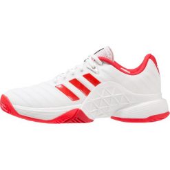 Buty sportowe damskie: adidas Performance BARRICADE 2018 Obuwie do tenisa Outdoor footwear white/scarlet