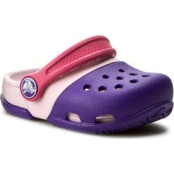 Klapki CROCS - Electro II Clog 15608 Ultraviolet/Bubblegum. Różowe sandały dziewczęce Crocs, z tworzywa sztucznego, bez zapięcia. Za 119,00 zł.